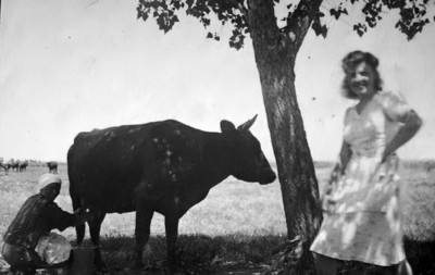 Евгения Евграфова с мамой, 1940-е